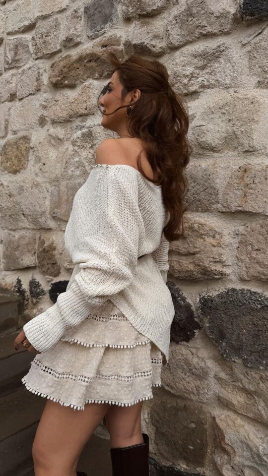 Yaka Taşlı Kazak Ekru