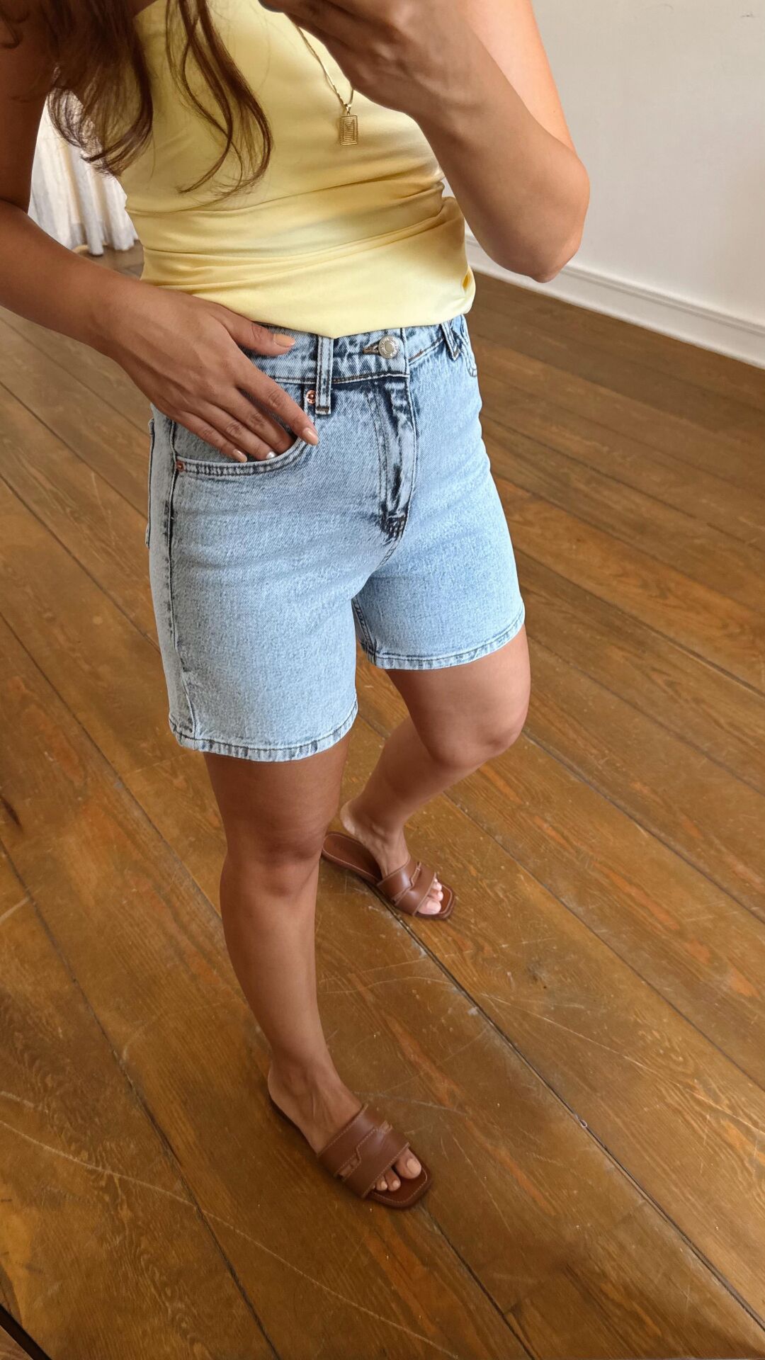 Kar Yıkama Denim Şort