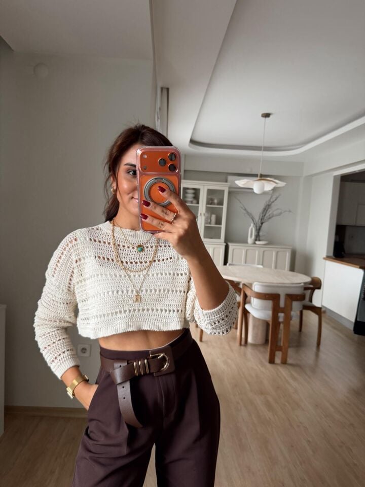 Ekru Ajurlu Crop Bluz