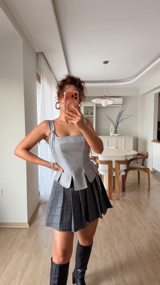 Gri Detaylı Büstiyer