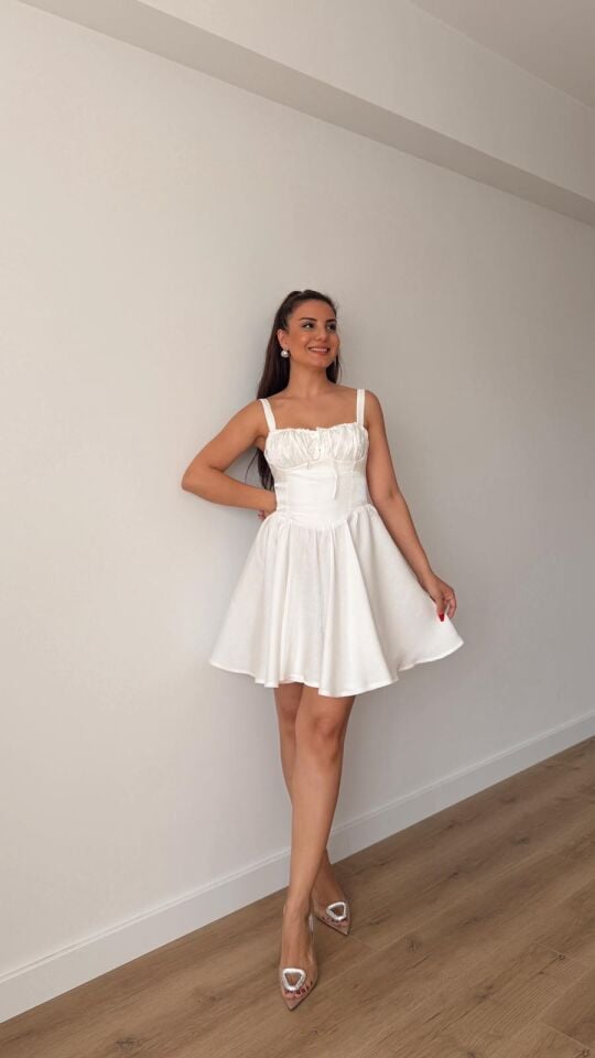 Orvella Beyaz Elbise