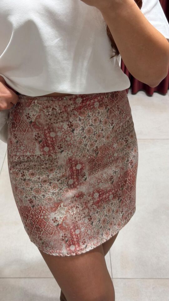 Krem Desenli Mini Etek