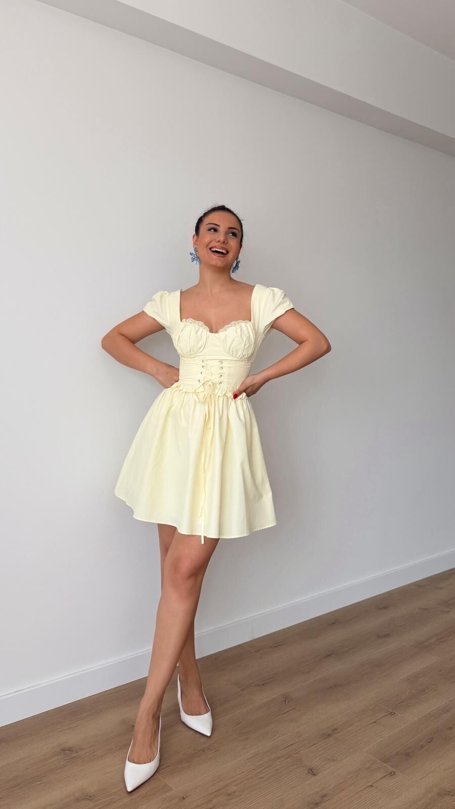 Korse Detay Sarı Mini Elbise