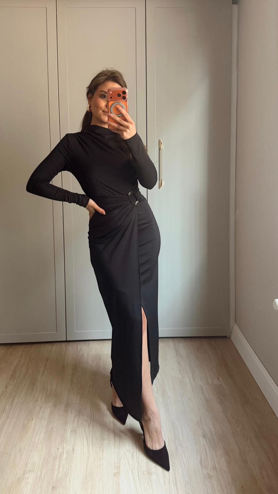 Tokalı Siyah Elbise