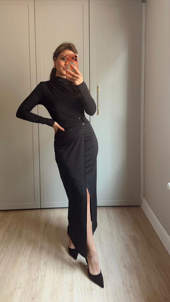 Tokalı Siyah Elbise