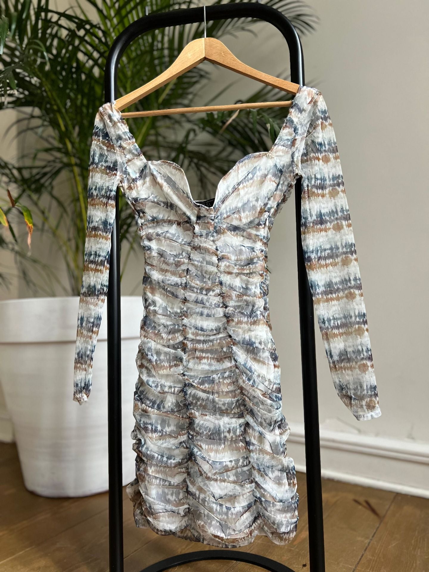 Mavi Desenli Şifon Drapeli Elbise