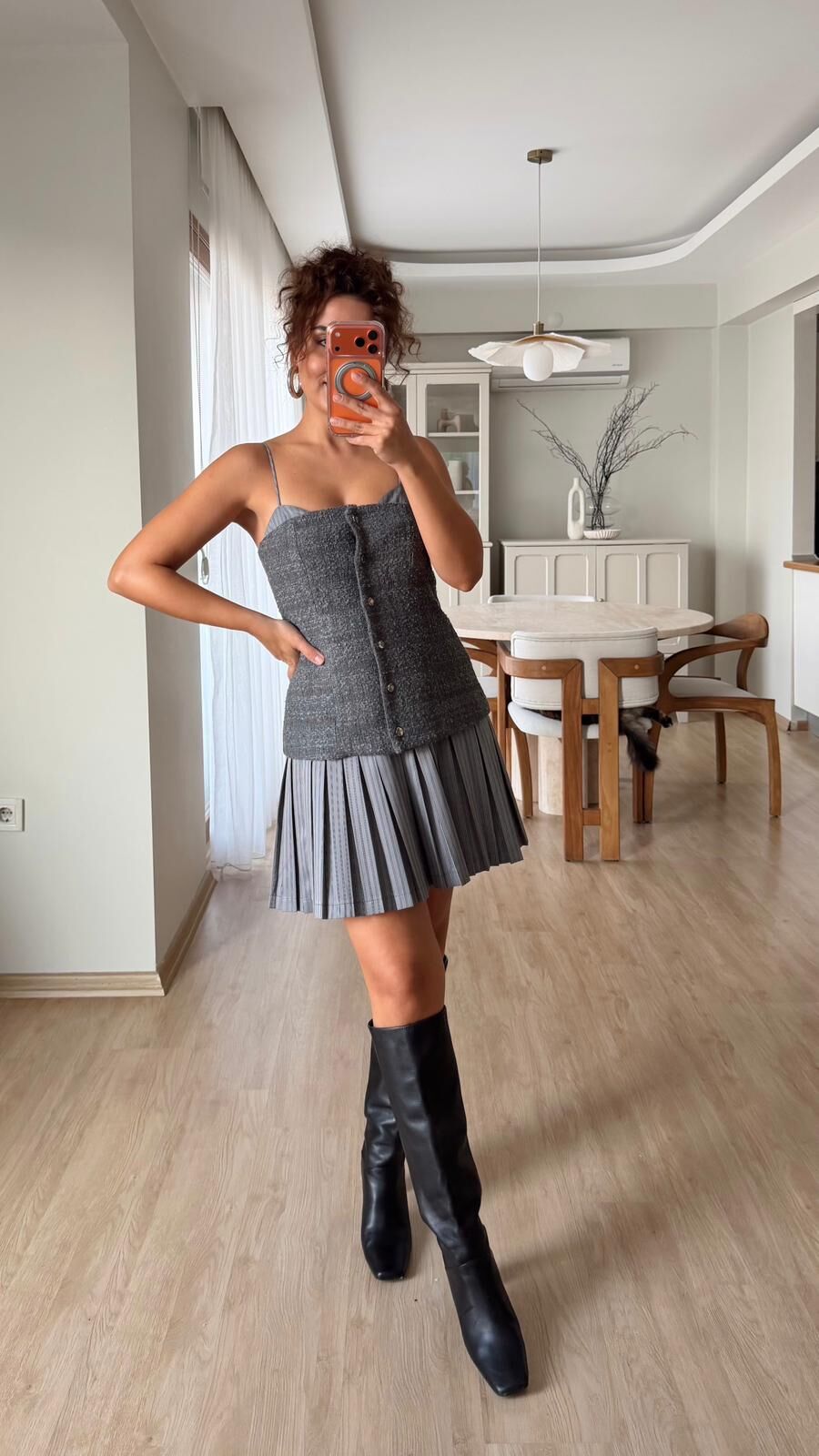 Tüvit Detaylı Elbise