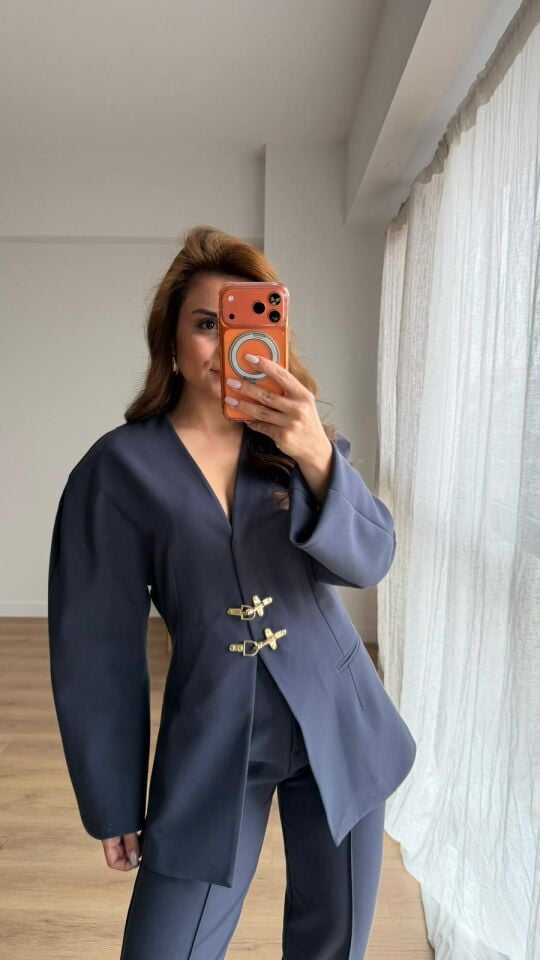 Laci Tokalı Yakasız Ceket