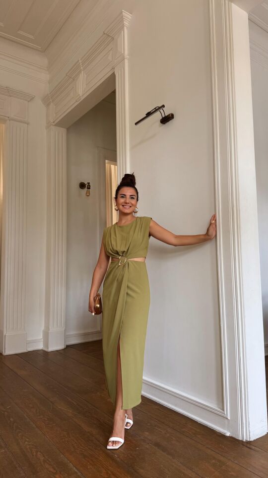 Tokalı Dekolte Elbise Yağ Yeşili