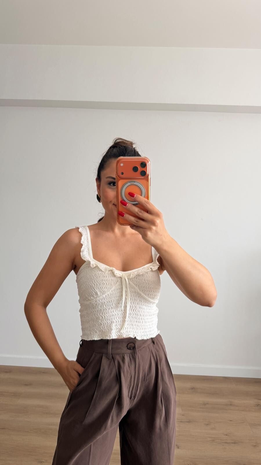 Fırfır Yaka Naturel Bluz