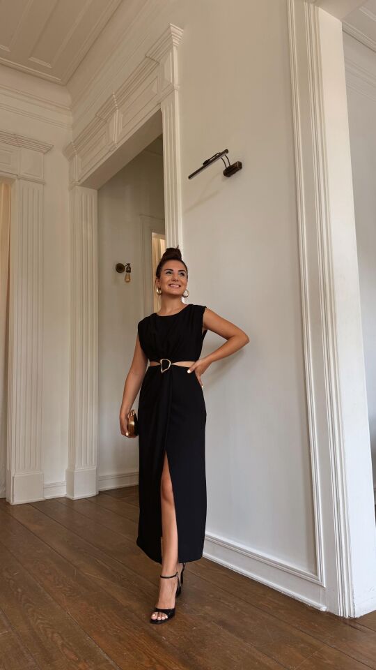 Tokalı Dekolte Elbise Siyah