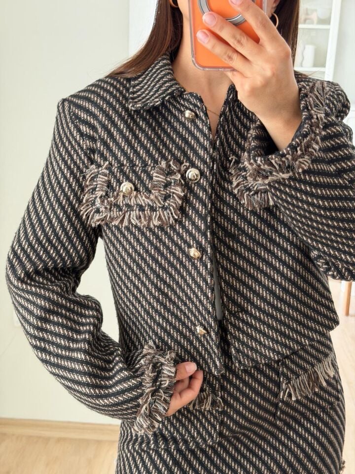 Tüvit Püsküllü Ceket