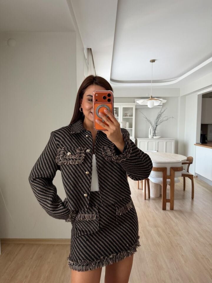 Tüvit Püsküllü Ceket