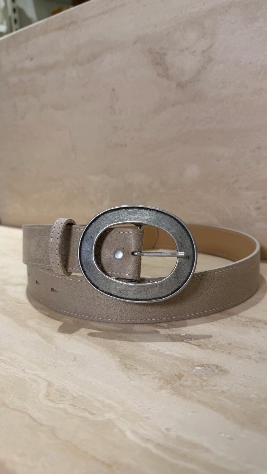 Oval Toka Süet Kemer Bej