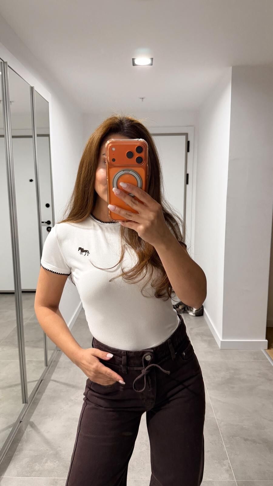 Minimal Nakış Detay Bluz