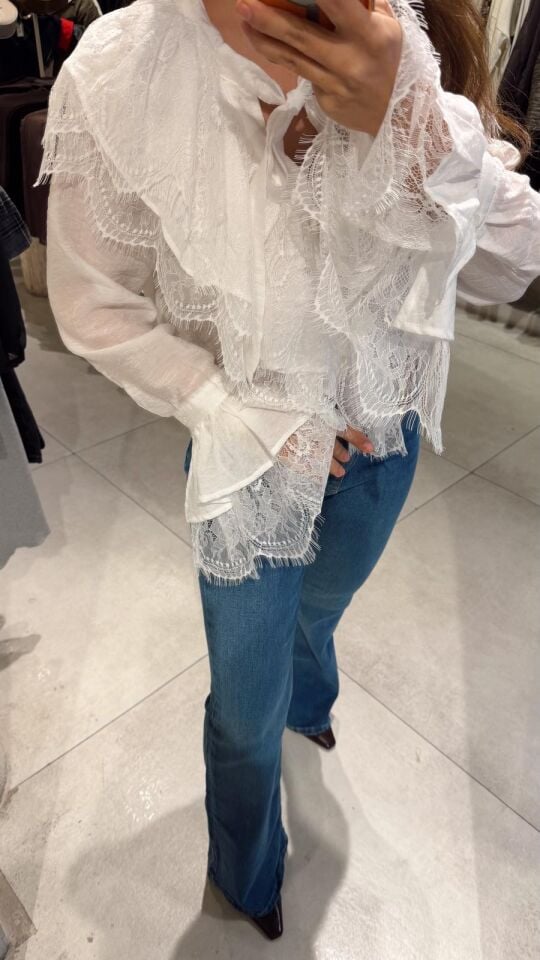 Dantelli Fırfır Gömlek Beyaz