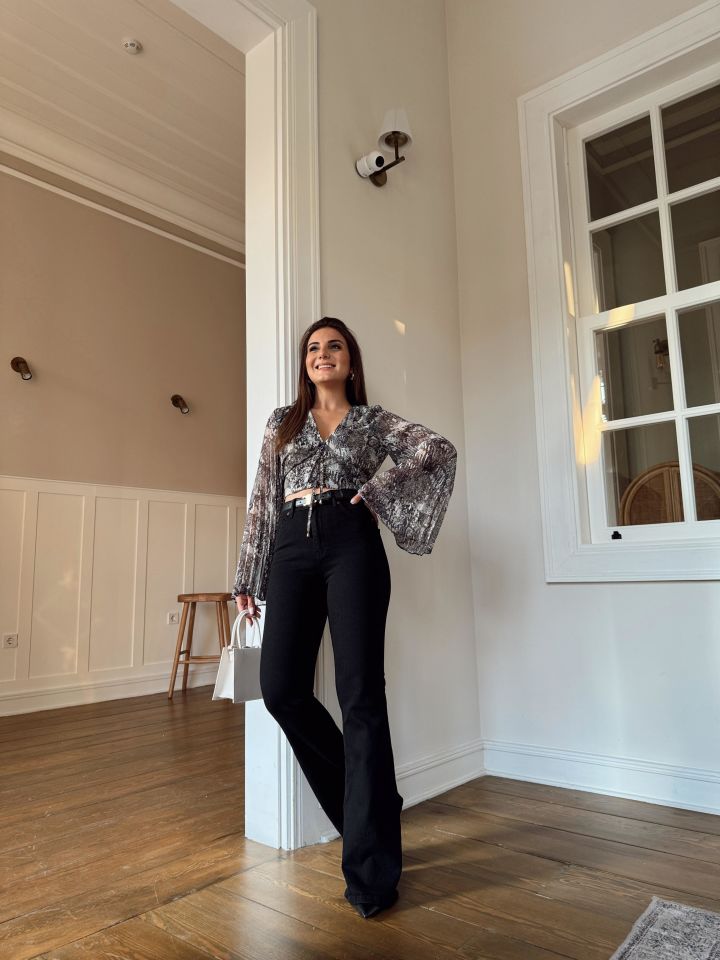 Siyah İspanyol 2106