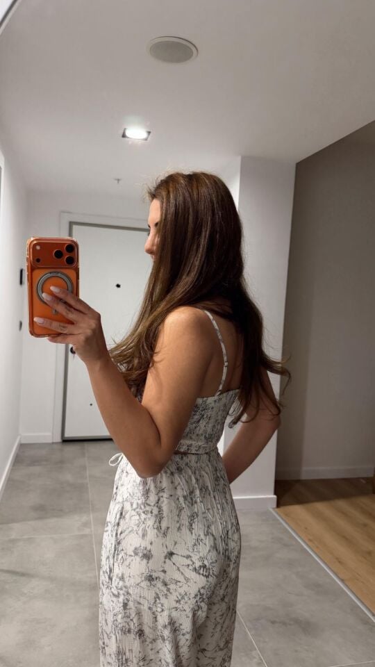 Mina Desenli Crop