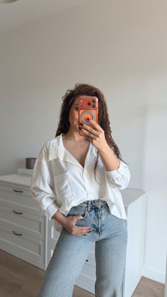 Tek Cep Beyaz Gömlek