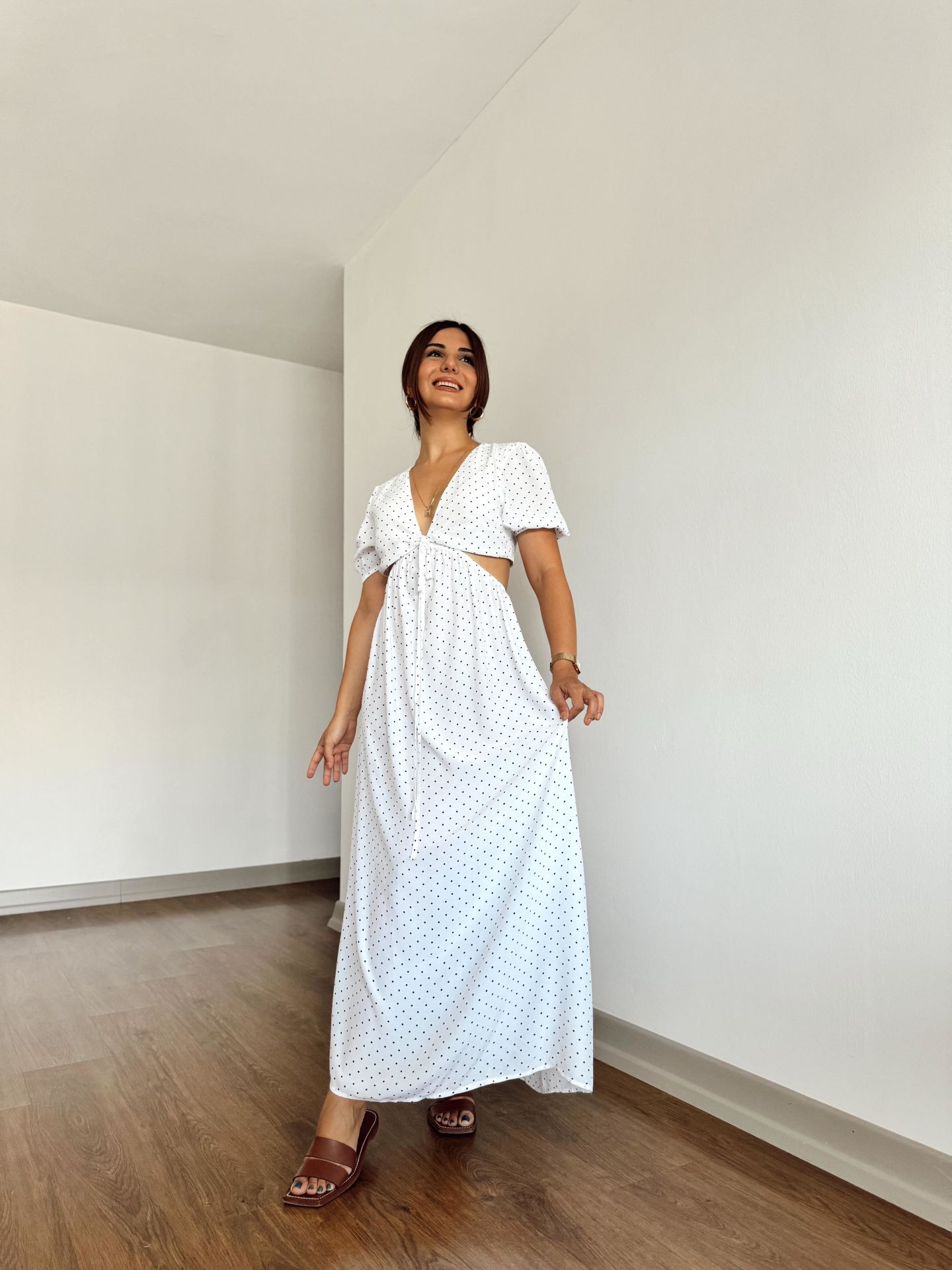 Puanlı Dekolte Elbise