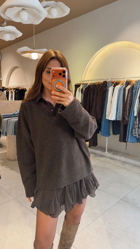 V Yaka Yumoş Kazak Kahve