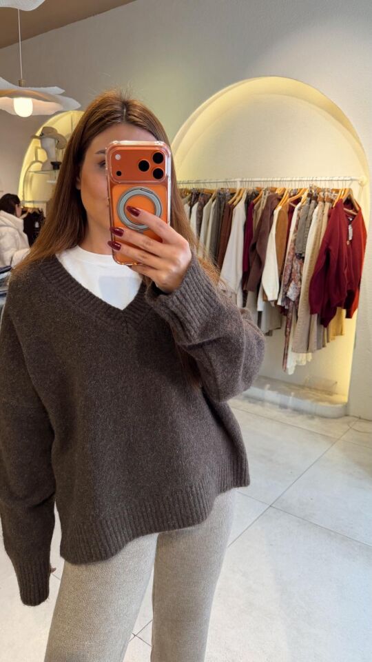 V Yaka Yumoş Kazak Kahve