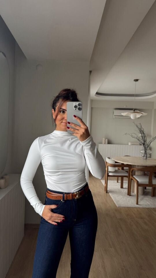 Dik Yaka Drapeli Bluz Ekru