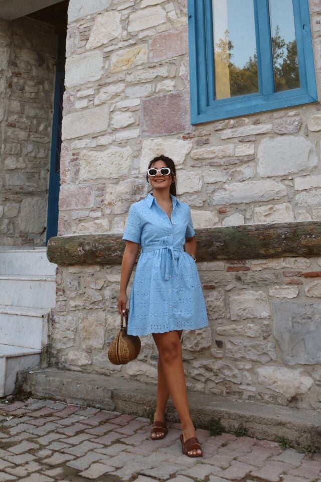 Brodeli Kuşaklı Elbise Mavi