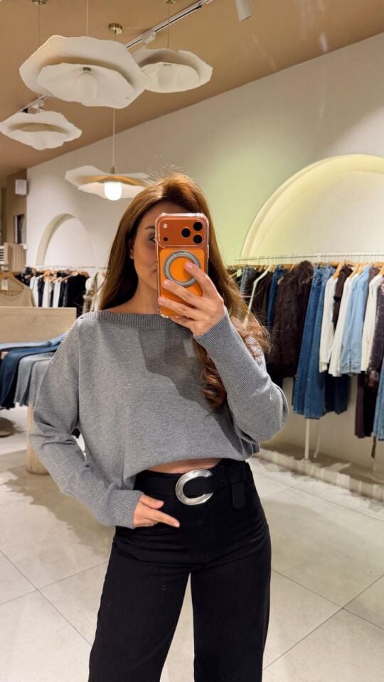 Kayık Yaka Triko Gri