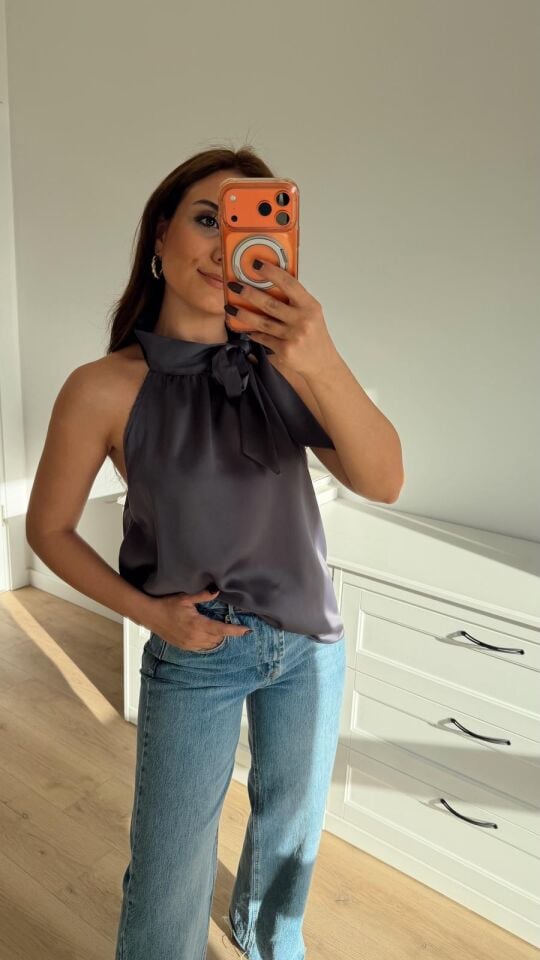 Boyundan Bağlı Füme Bluz