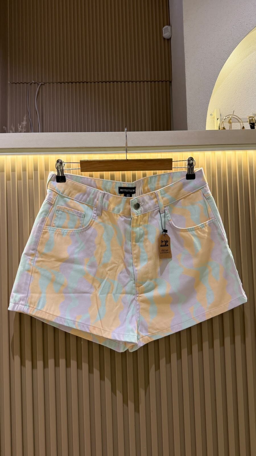 Renkli Desenli Denim Şort