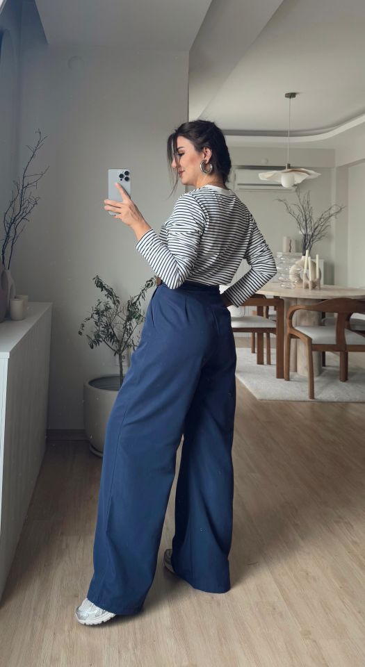 Geniş Paça Pileli Pantolon Laci