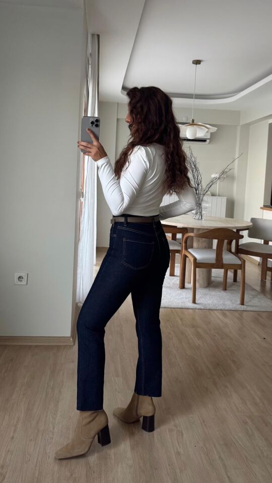 Laci Kesik Jean 2402