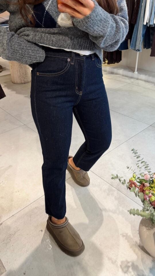 Laci Kesik Jean 2402