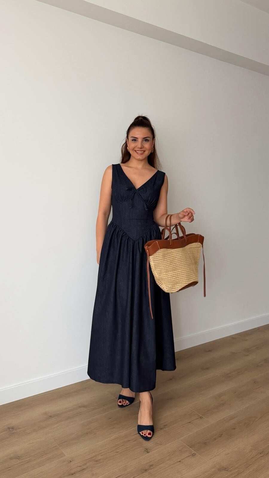 V Yaka Denim Midi Elbise