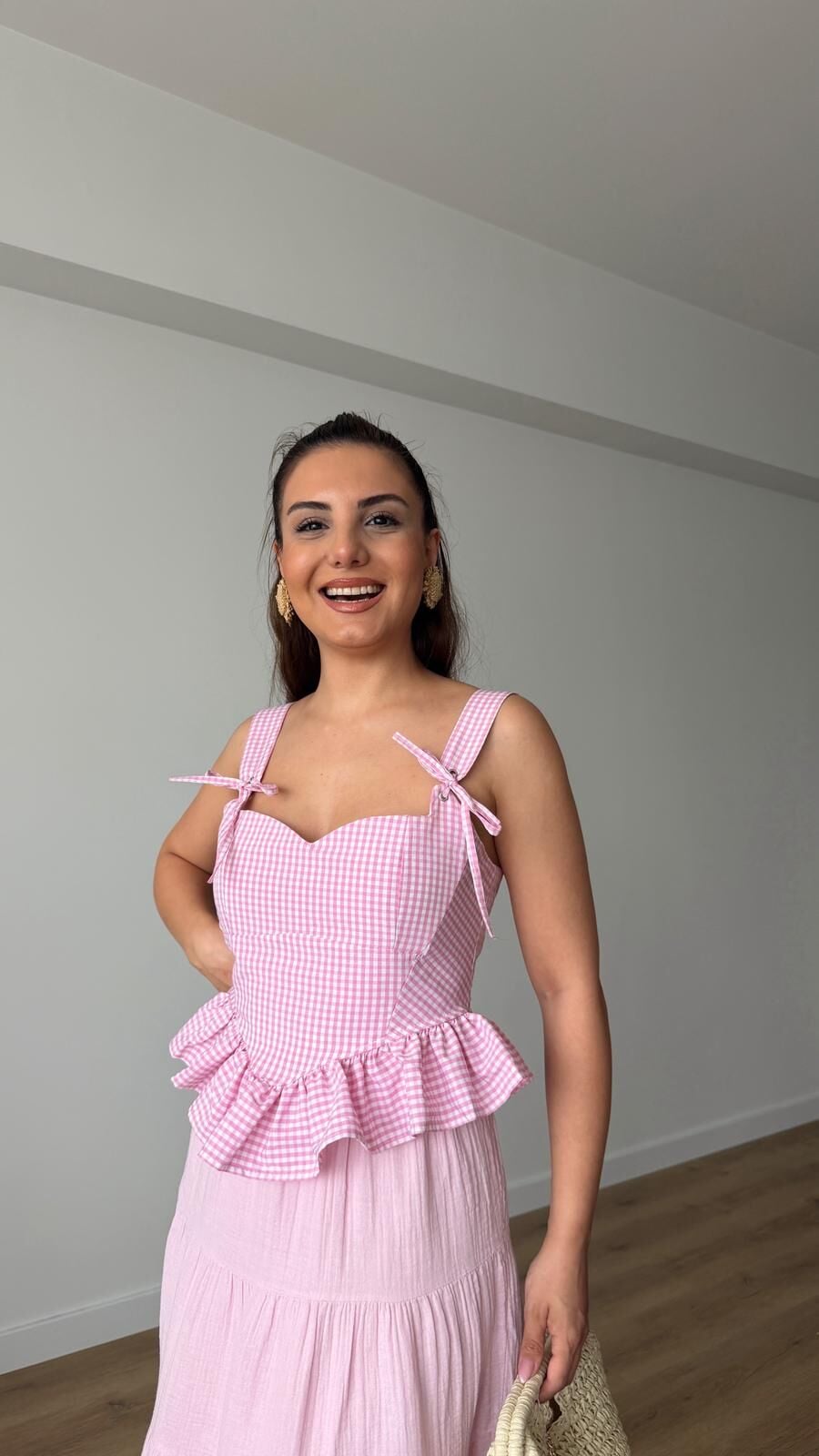 Pembe Pötikare Büstiyer