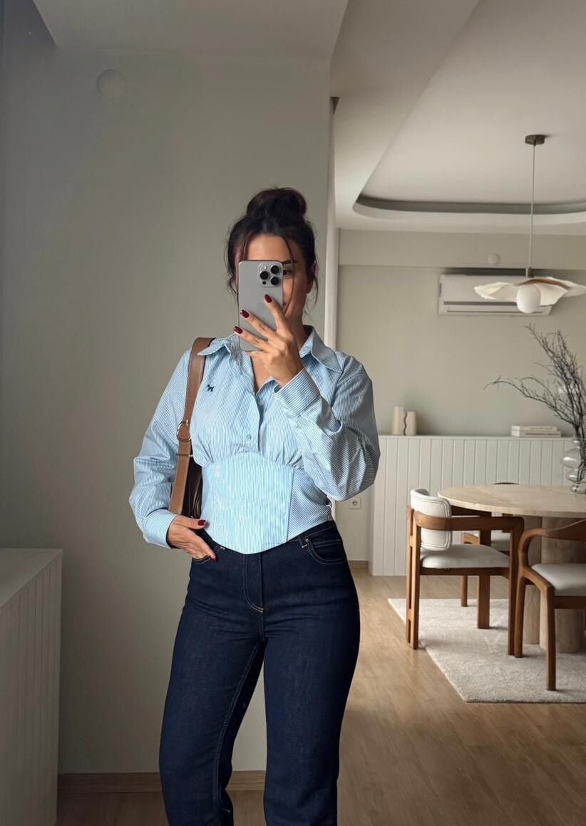 Sırt Detay Çizgili Gömlek