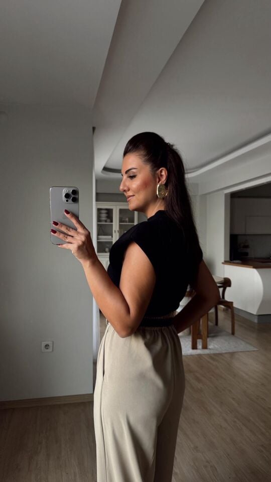 Dik Yaka Vatkalı Triko Siyah