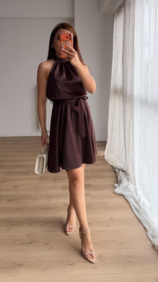 Saten Kuşaklı Mini Elbise Kahve