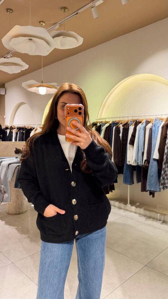 Düğmeli Yün Hırka Siyah