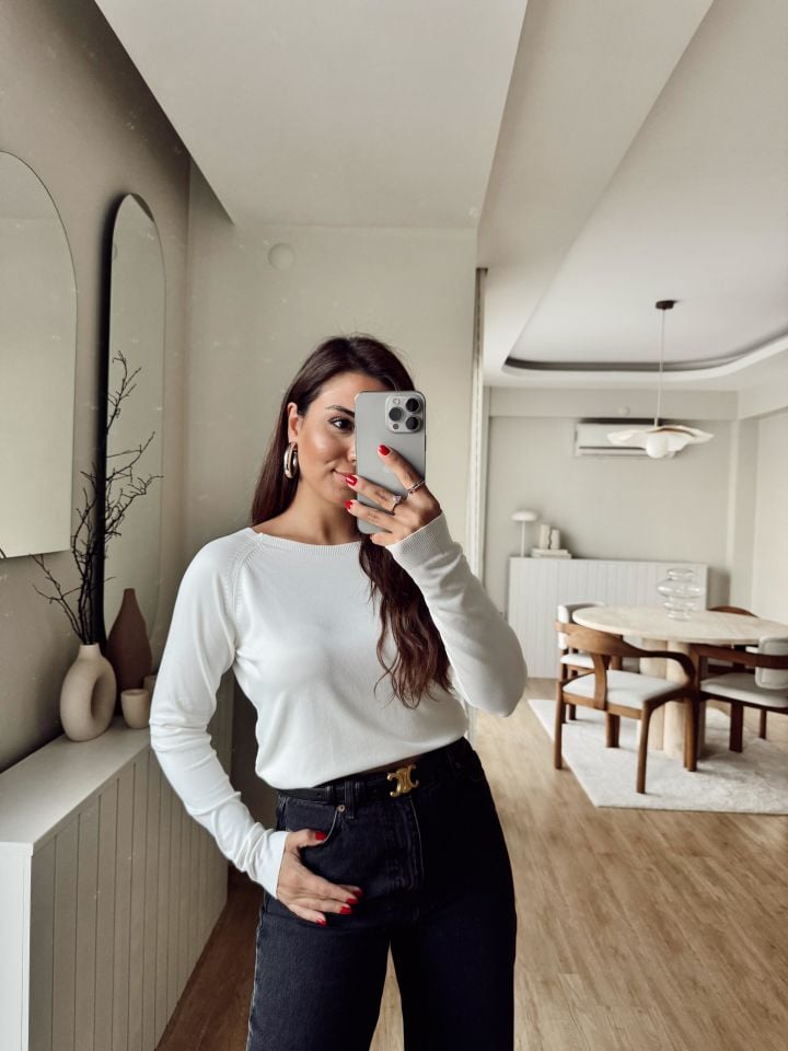 Ekru Kayık Yaka Triko