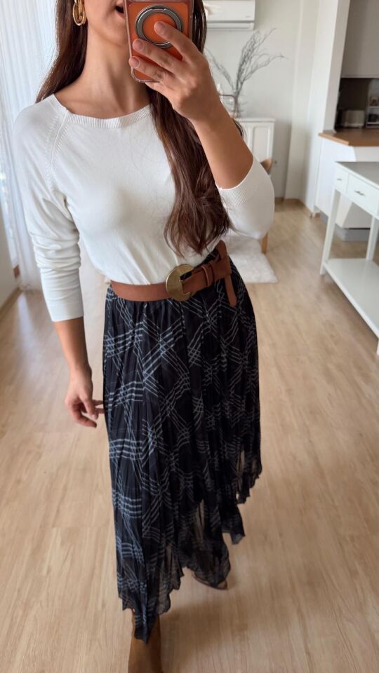 Ekru Kayık Yaka Triko