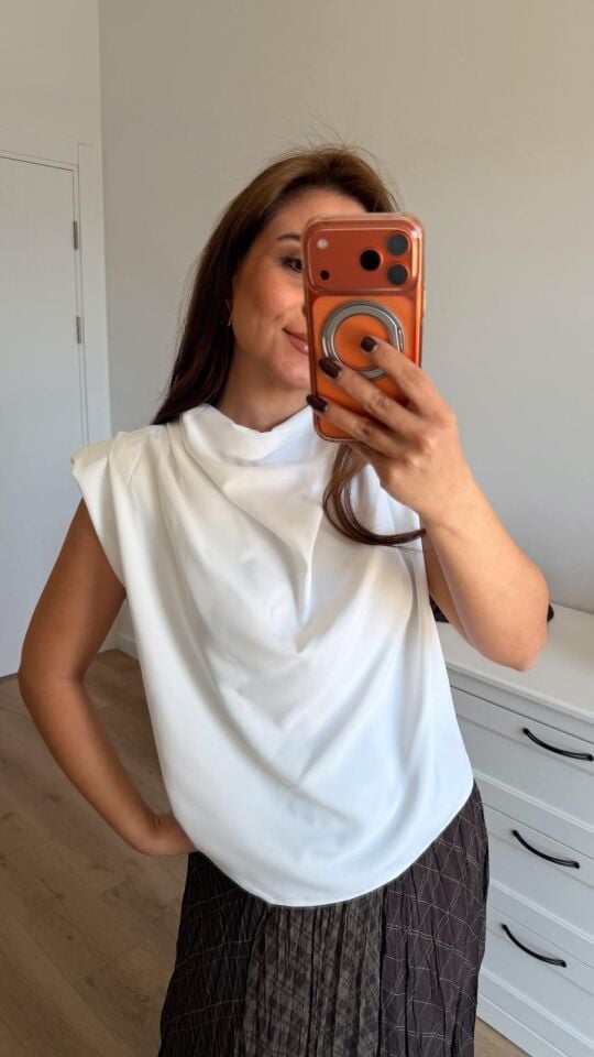 Dökümlü Kısa Kol Bluz Beyaz