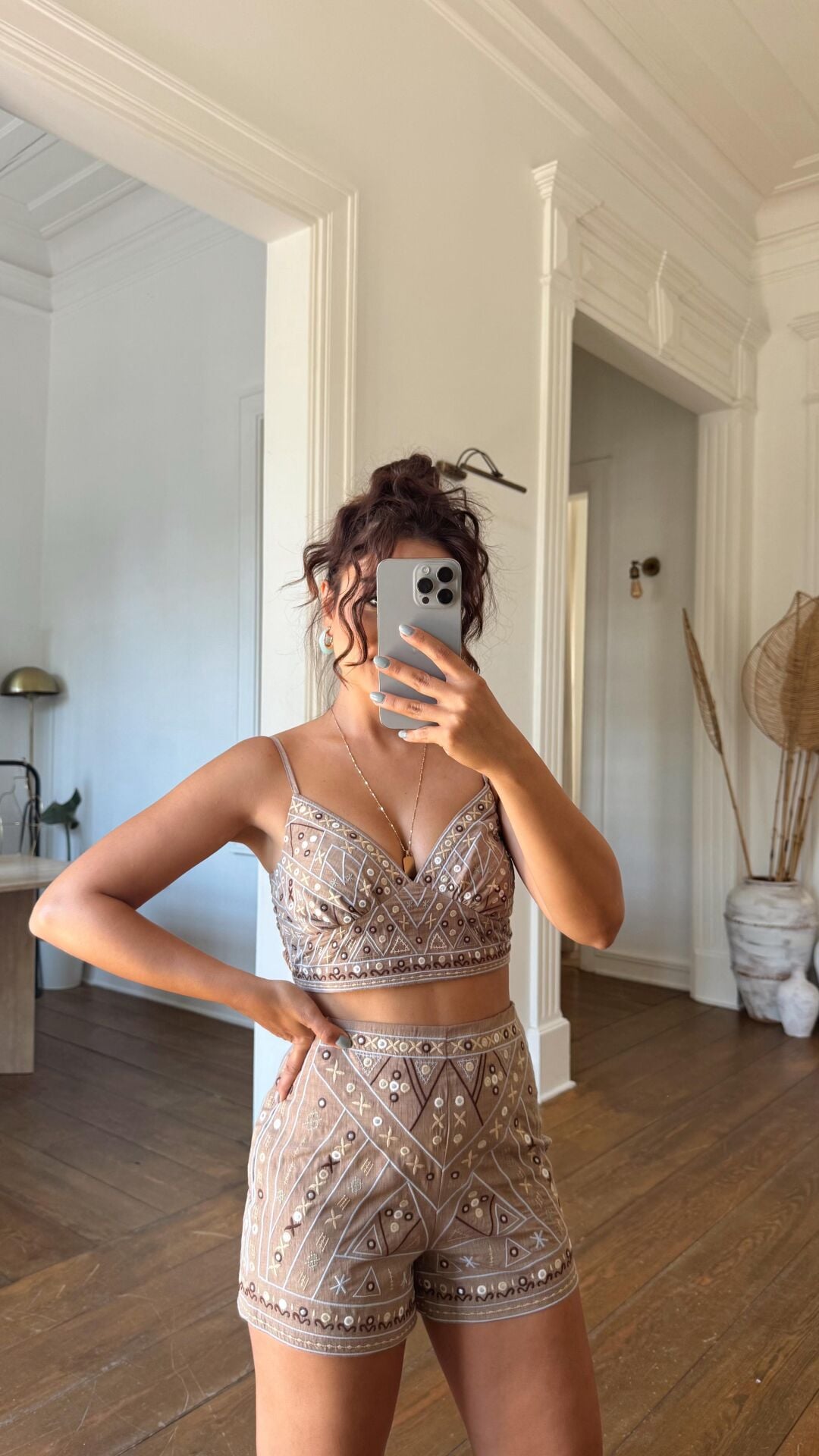 Kahve İşlemeli Crop