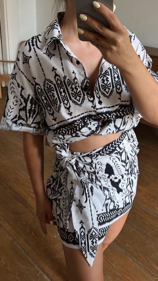 Siyah Desenli Gömlek