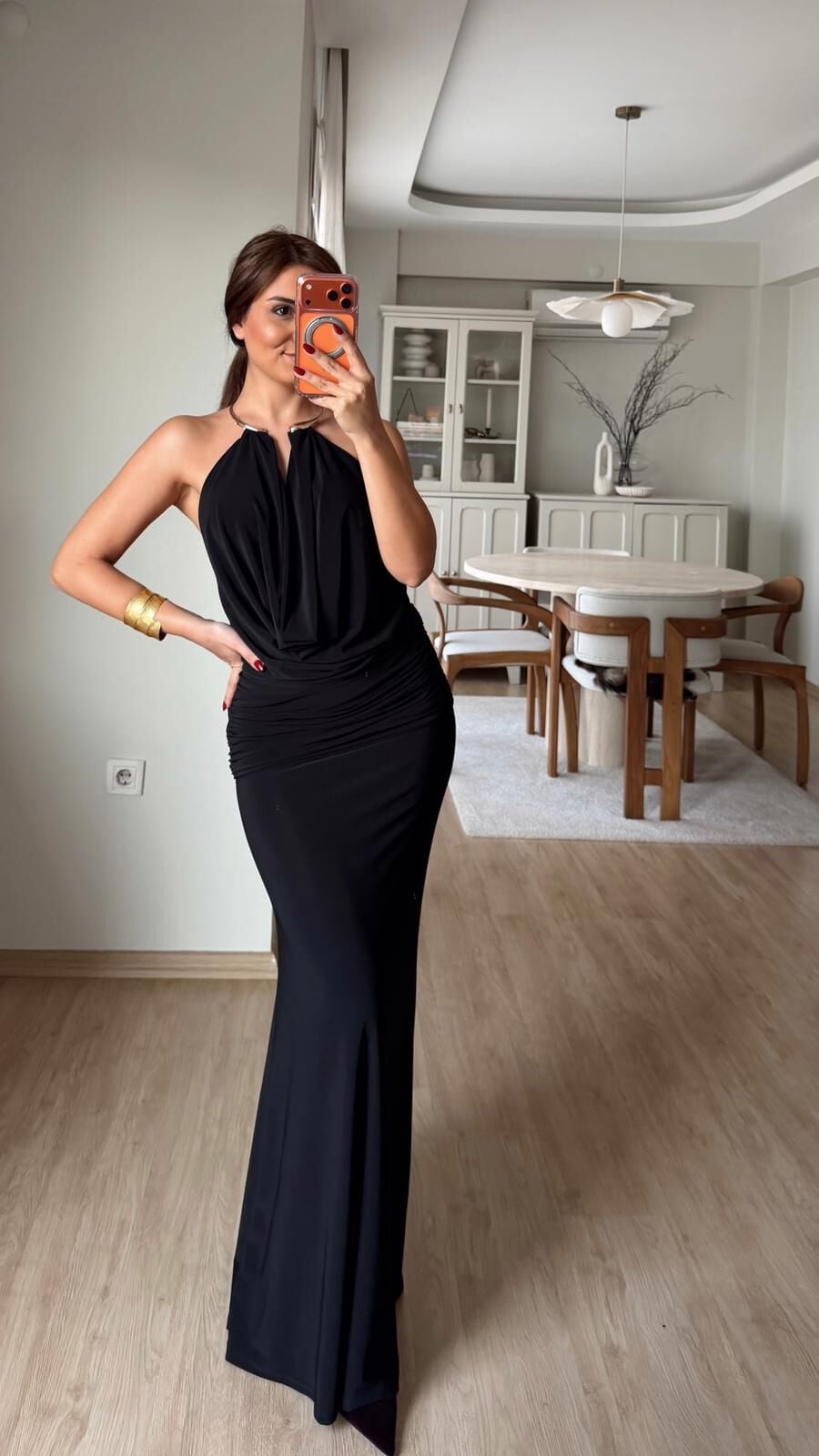 Siyah Aksesuarlı Elbise