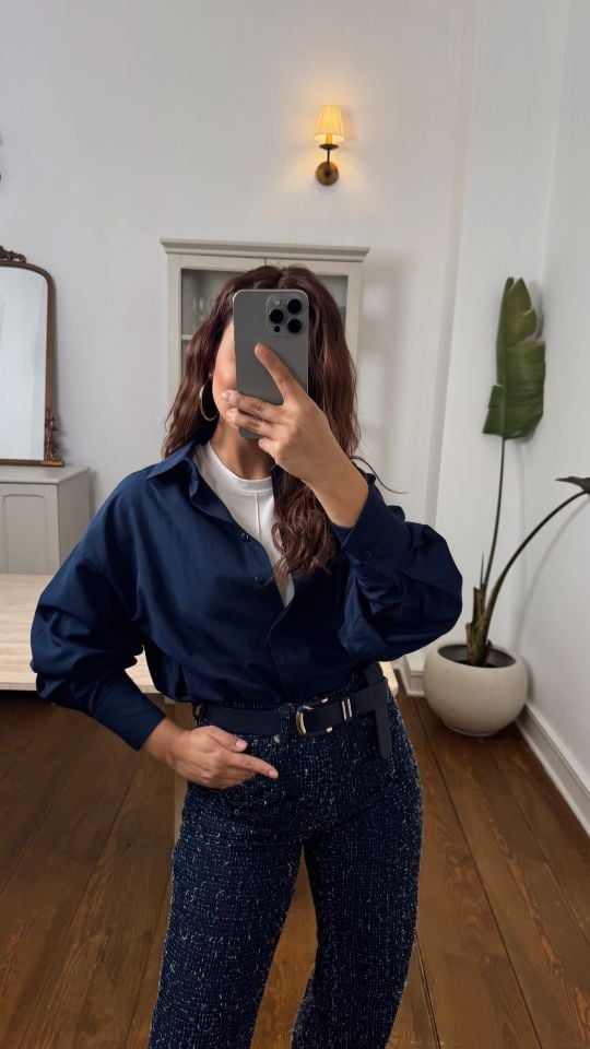 Laci Patlı Yırtmaçlı Gömlek