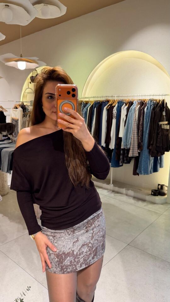 Omzu Düşük Bluz Siyah