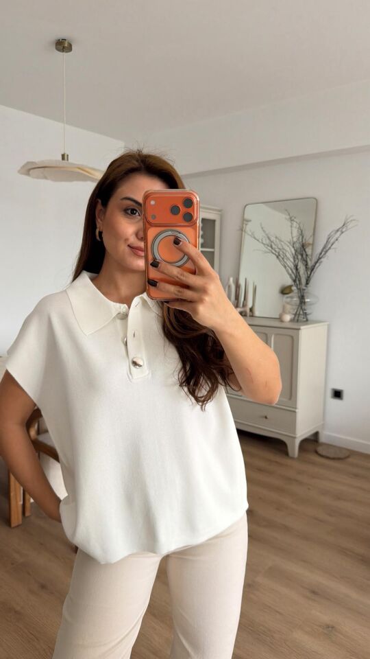 Yaka Düğmeli Triko Ekru