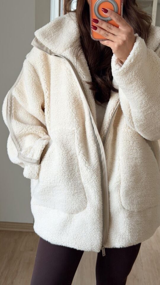 Deri Detaylı Peluş Ceket